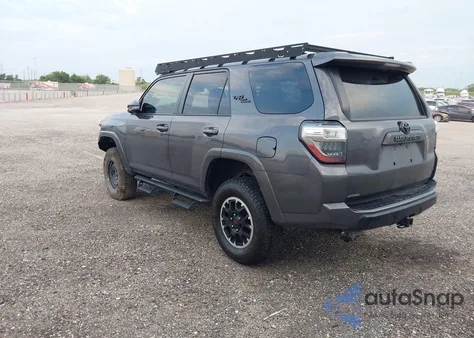 2021 Toyota 4Runner Sr5 Premium/Venture/Trd Off Road/Trd Off Road Premium/Trd Pro z USA, uszkodzony, nr VIN JTERU5JR1M5962995